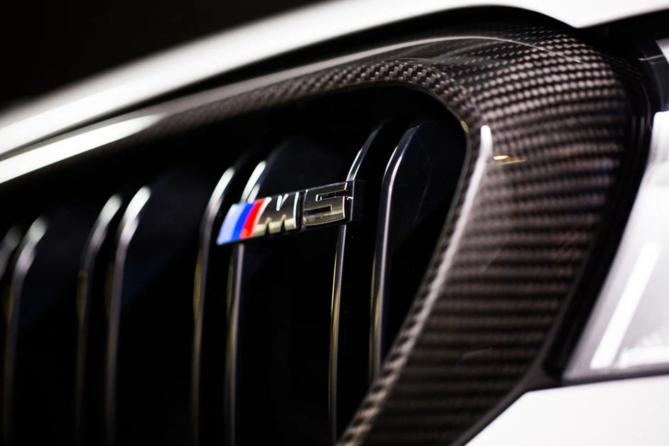 BMW M5 F90 carbon kidneys M performance - Image 3
